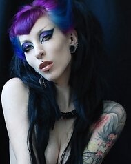 Razor Candi - pin-up super-star pics by GothicSluts