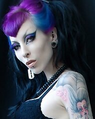 Razor Candi - pin-up super-star pics by GothicSluts